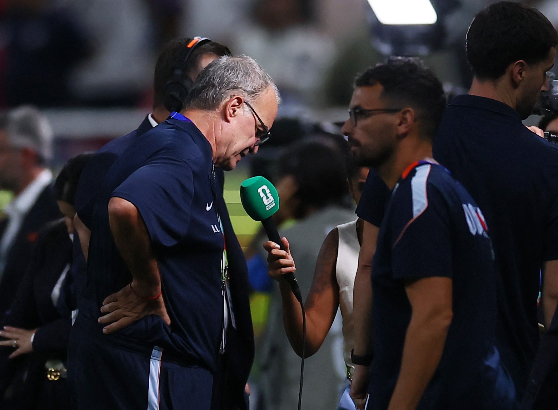 Marcelo Bielsa fala com a imprensa após jogo do Uruguai