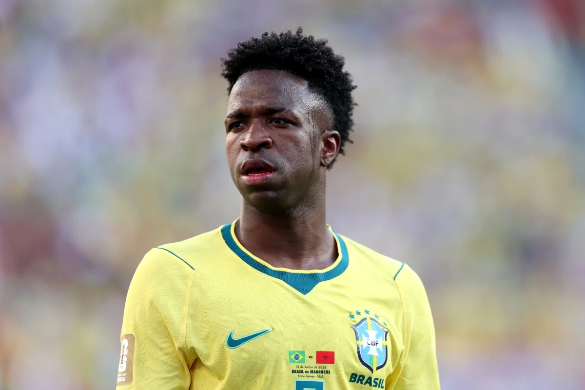 Vini Jr durante partida de futebol