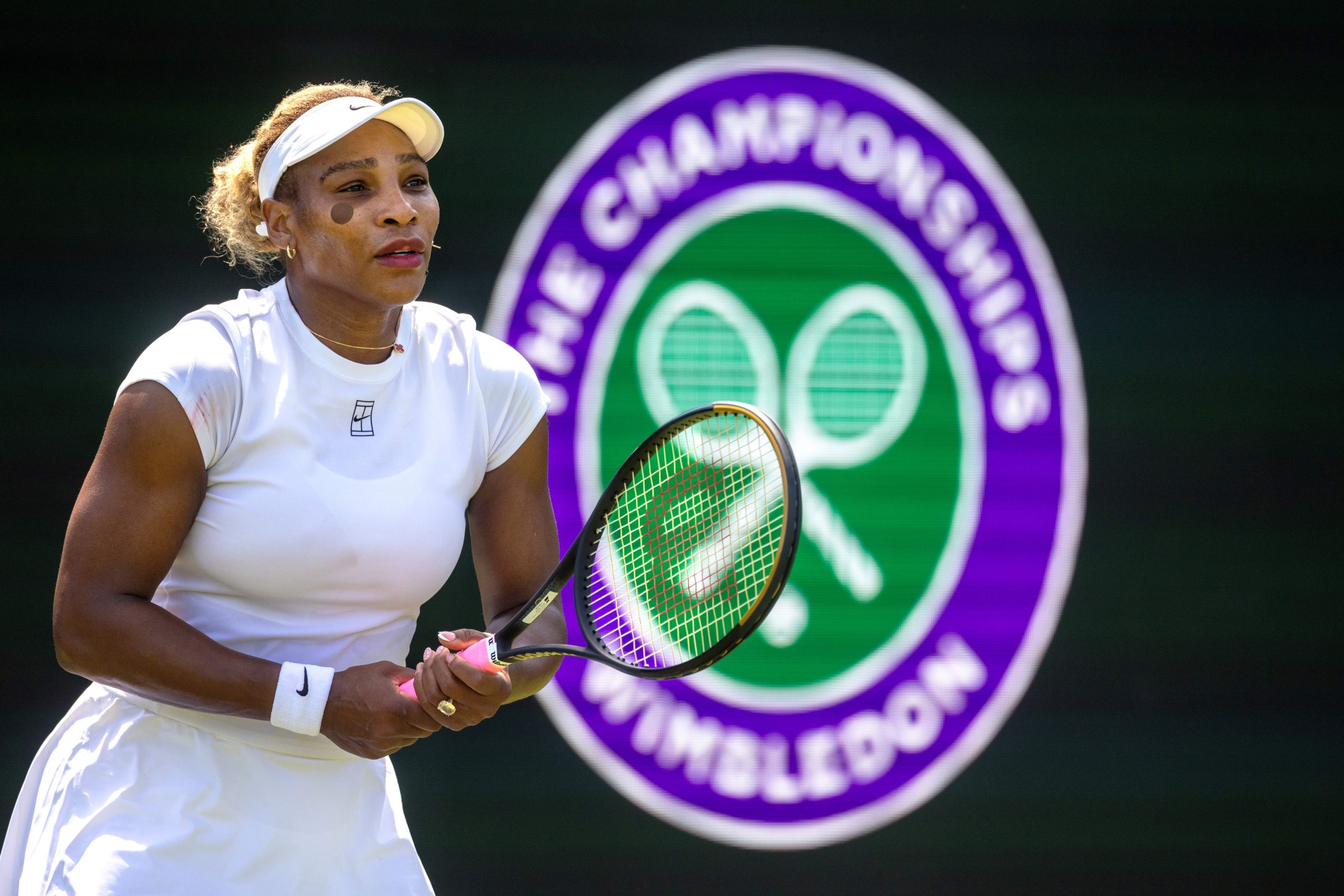 Serena Williams em treino na grama de Wimbledon