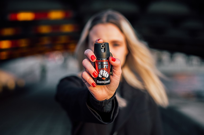 Frasco de spray de pimenta usado para defesa pessoal