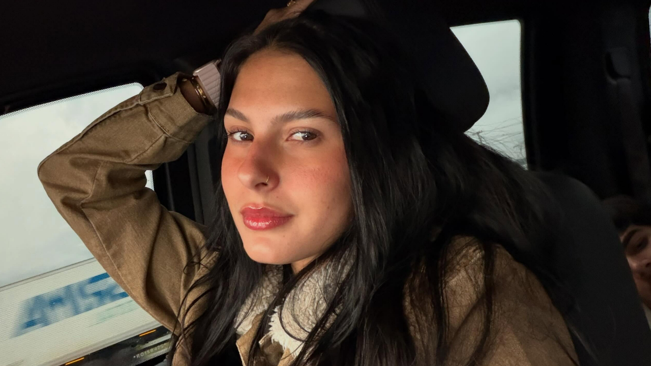 Ana Castela com look de treino em publicação nas redes sociais