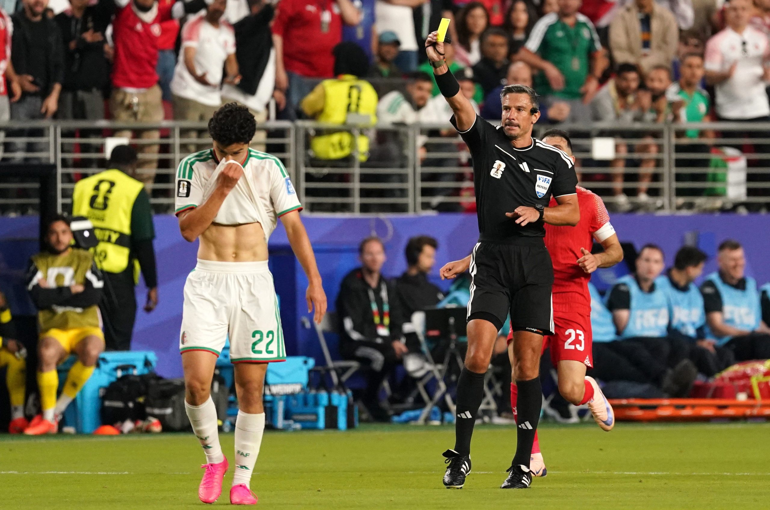 Slavko Vincic durante partida da Copa do Mundo