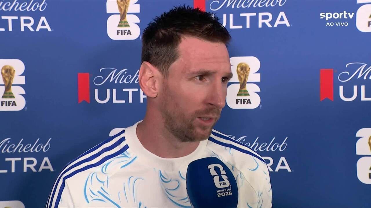 Lionel Messi com a camisa da seleção argentina em 2005