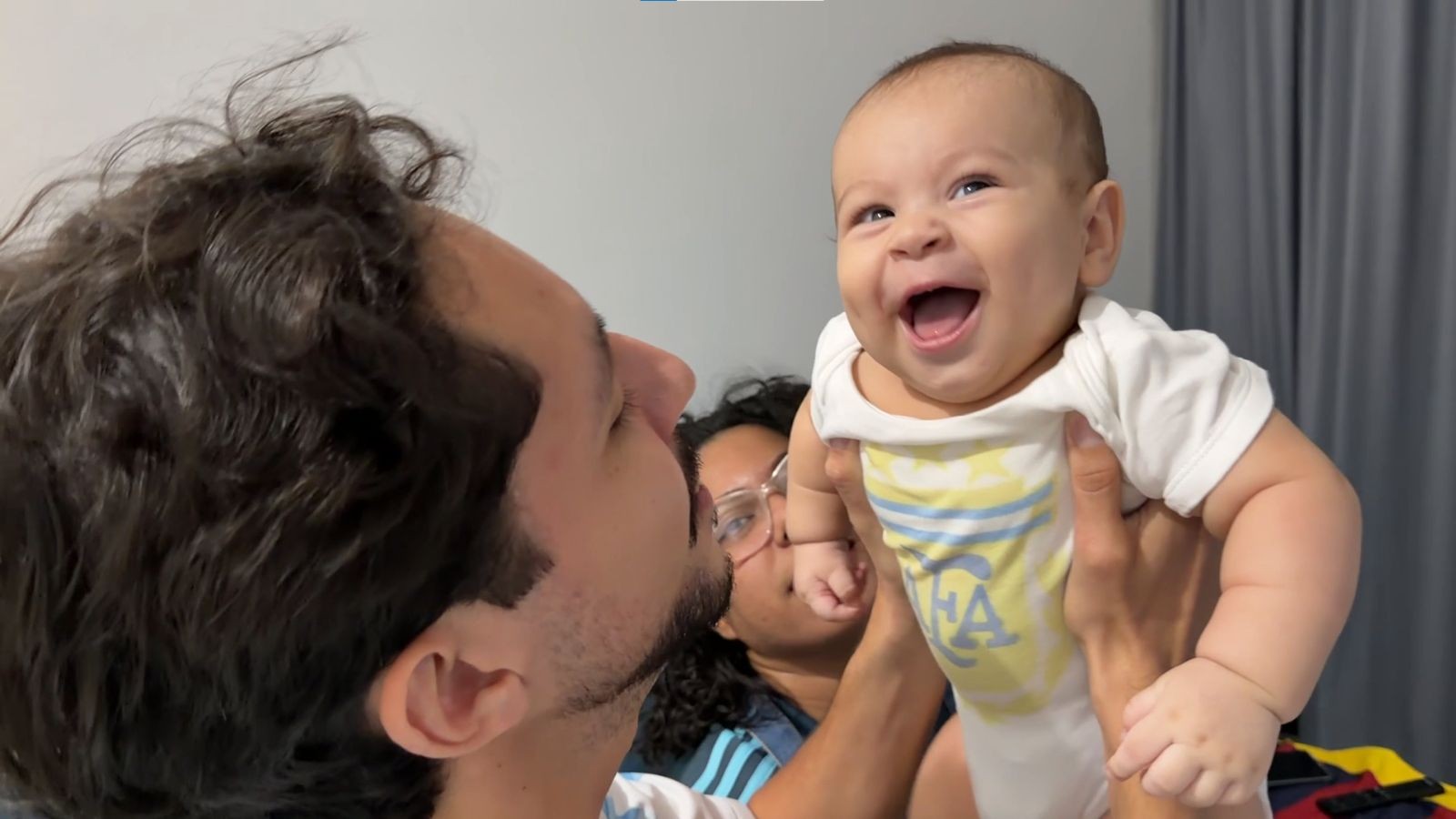 Bebê Miguel Messi com itens da seleção argentina em Teresina