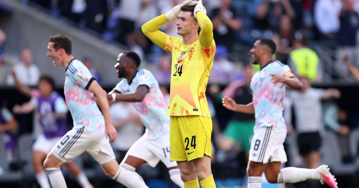 Matt Freese reage após gol de Hans Vanaken no jogo entre Estados Unidos e Bélgica