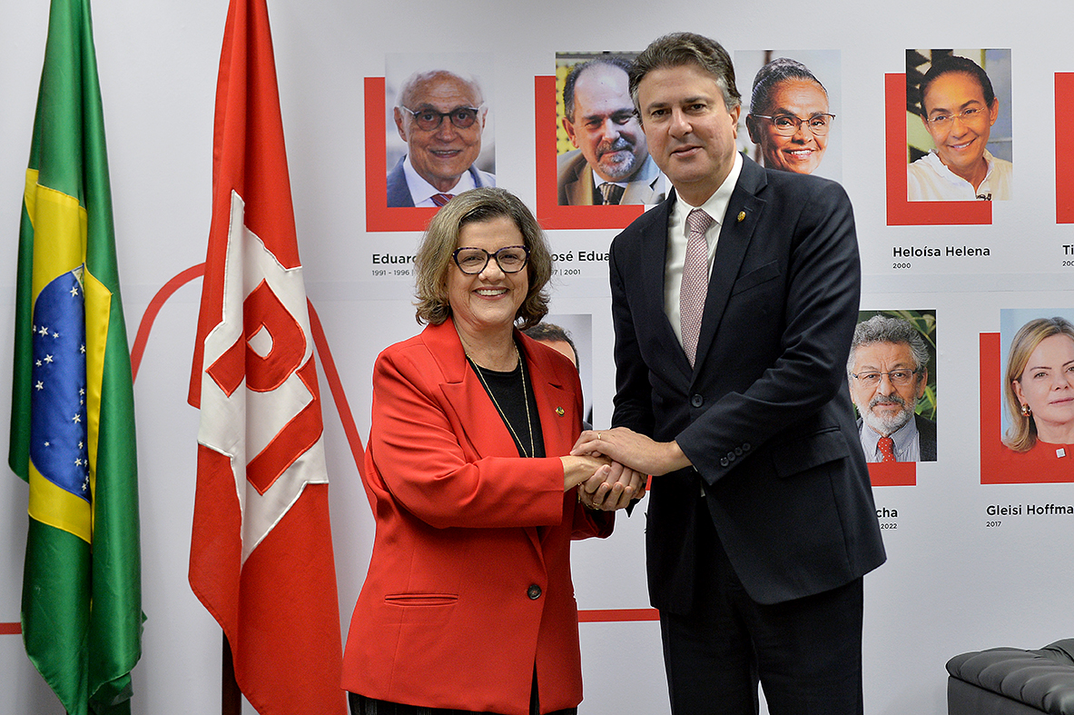 Teresa Leitão e Camilo Santana no Senado
