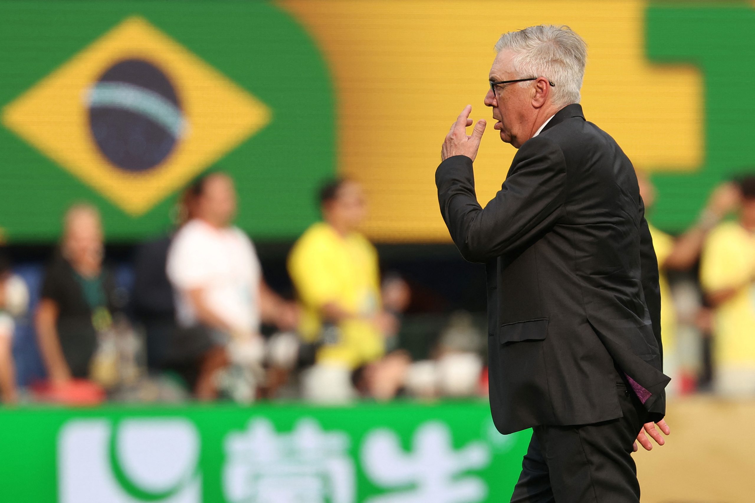 Carlo Ancelotti durante jogo da Seleção Brasileira contra a Noruega
