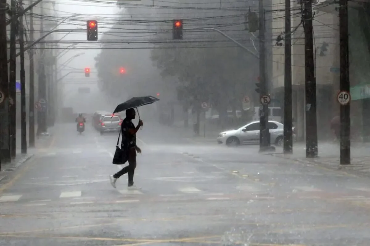 Céu nublado durante mudança no tempo