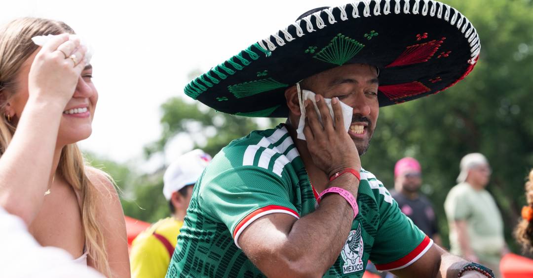 Torcedores enfrentam calor durante evento da Copa do Mundo em Washington