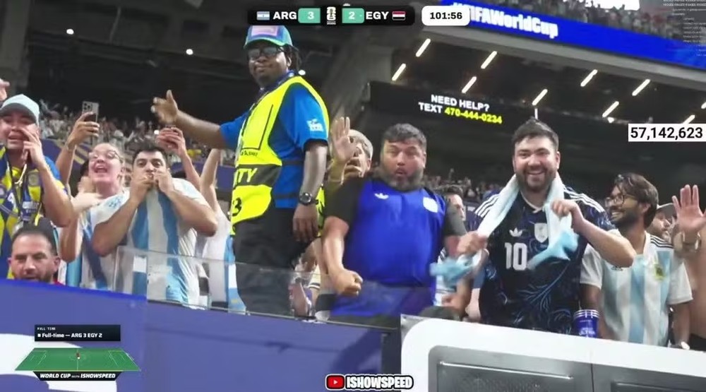 Torcedor argentino imita macaco para IShowSpeed em jogo da Copa