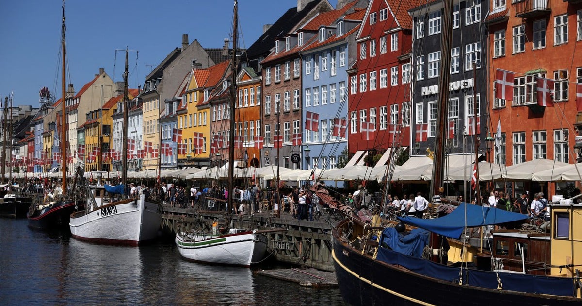Barcos ancorados em Nyhavn, em Copenhague