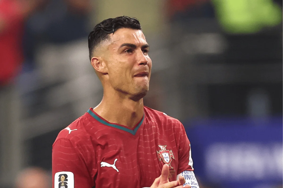 Cristiano Ronaldo chora após eliminação de Portugal