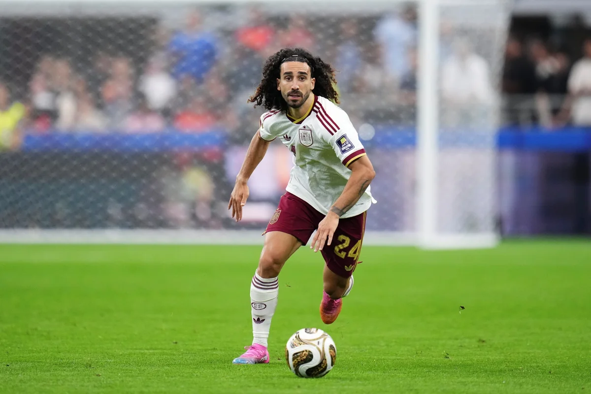 Marc Cucurella pela seleção da Espanha