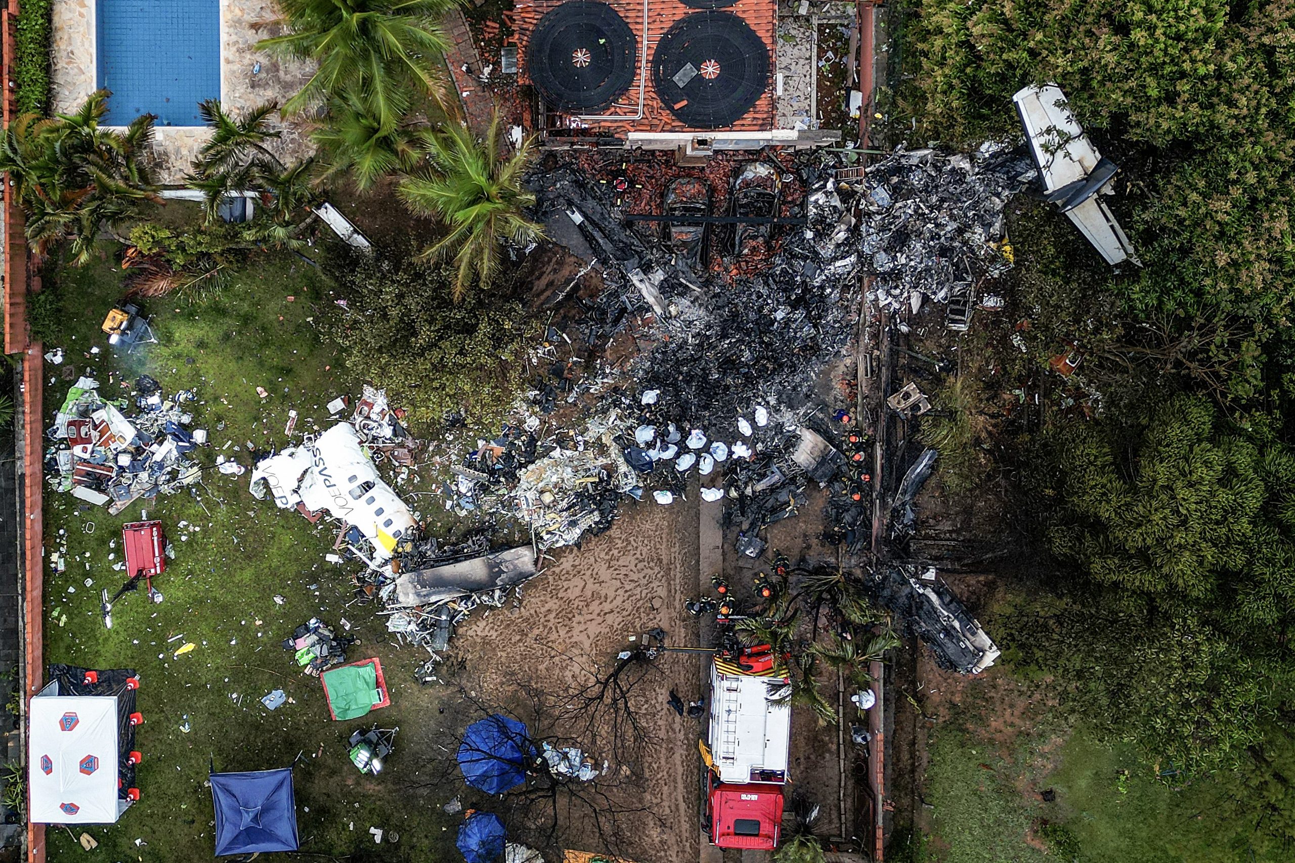 Escombros de avião da Voepass em Vinhedo
