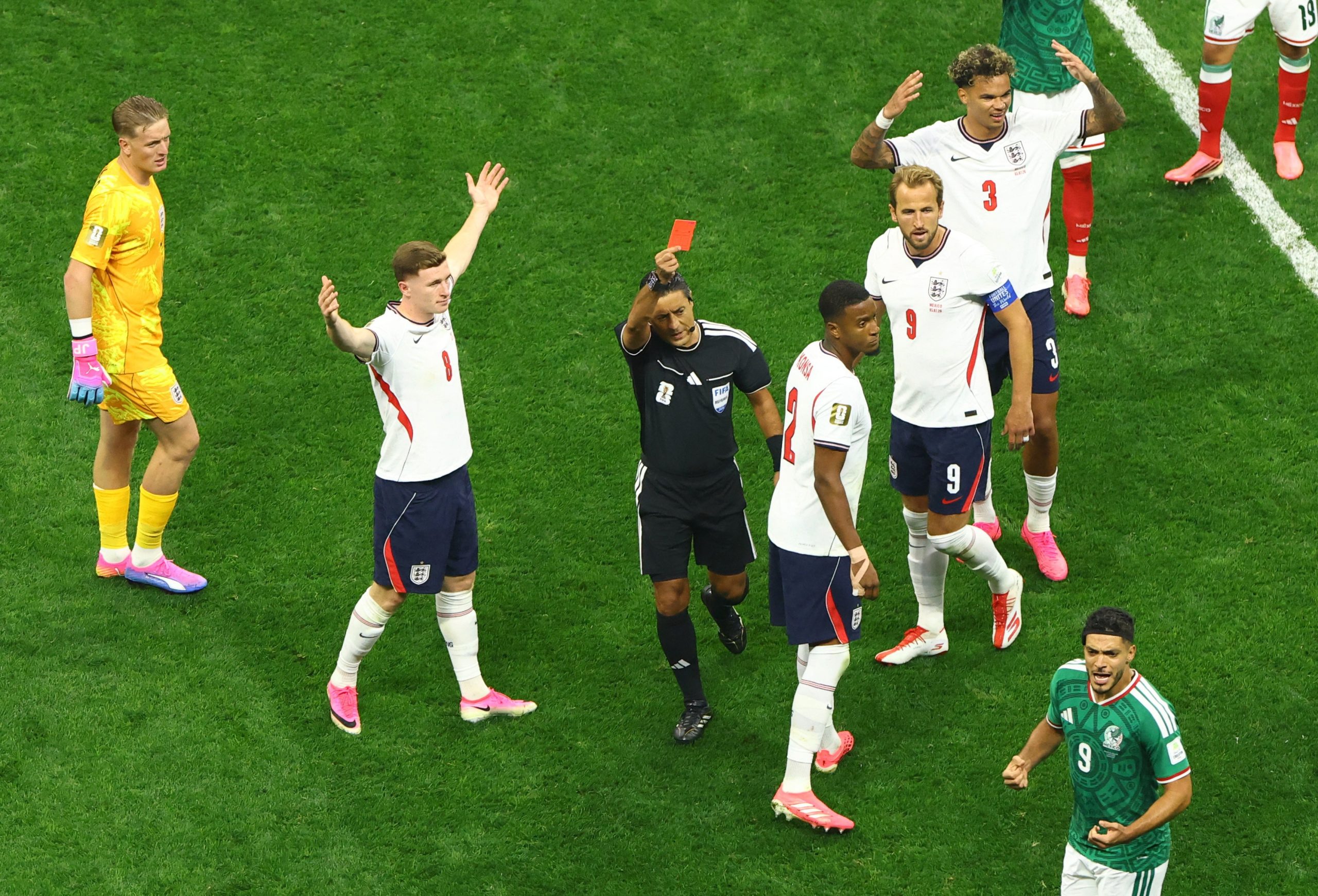 Jarell Quansah em México x Inglaterra