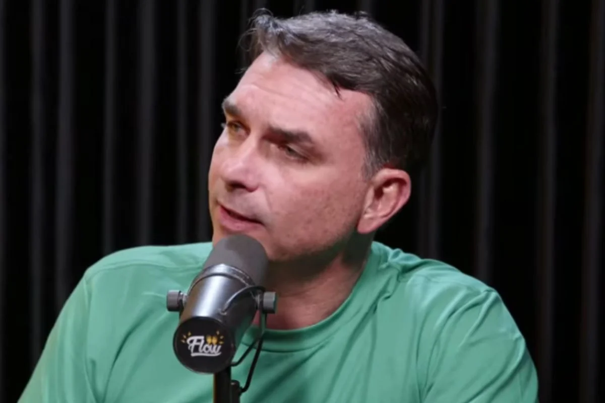 Flávio Bolsonaro no Flow Podcast