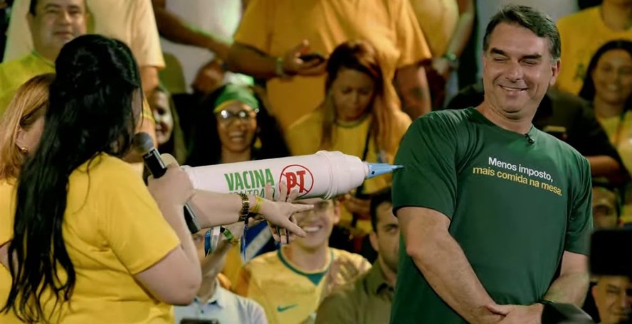 Flávio Bolsonaro em evento em Fortaleza