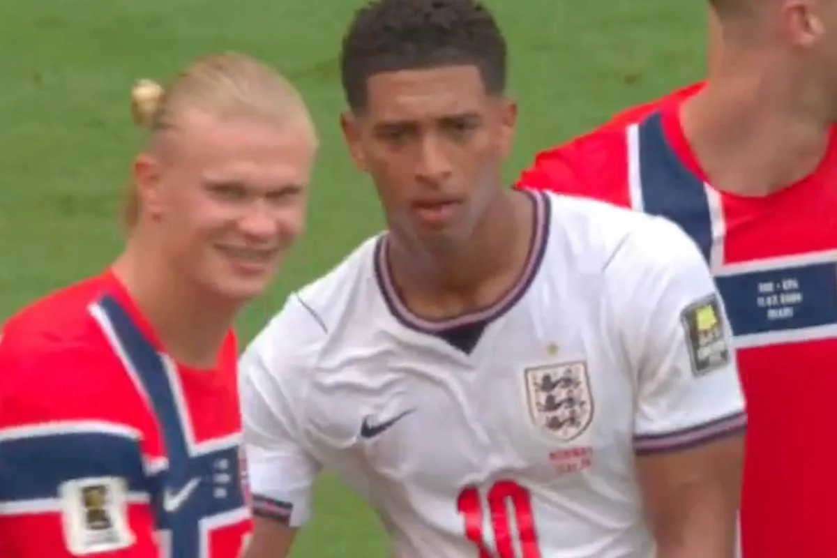 Haaland e Bellingham durante Noruega x Inglaterra