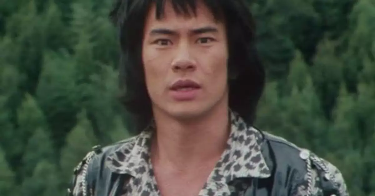 Hikaru Kurosaki caracterizado como Jaspion