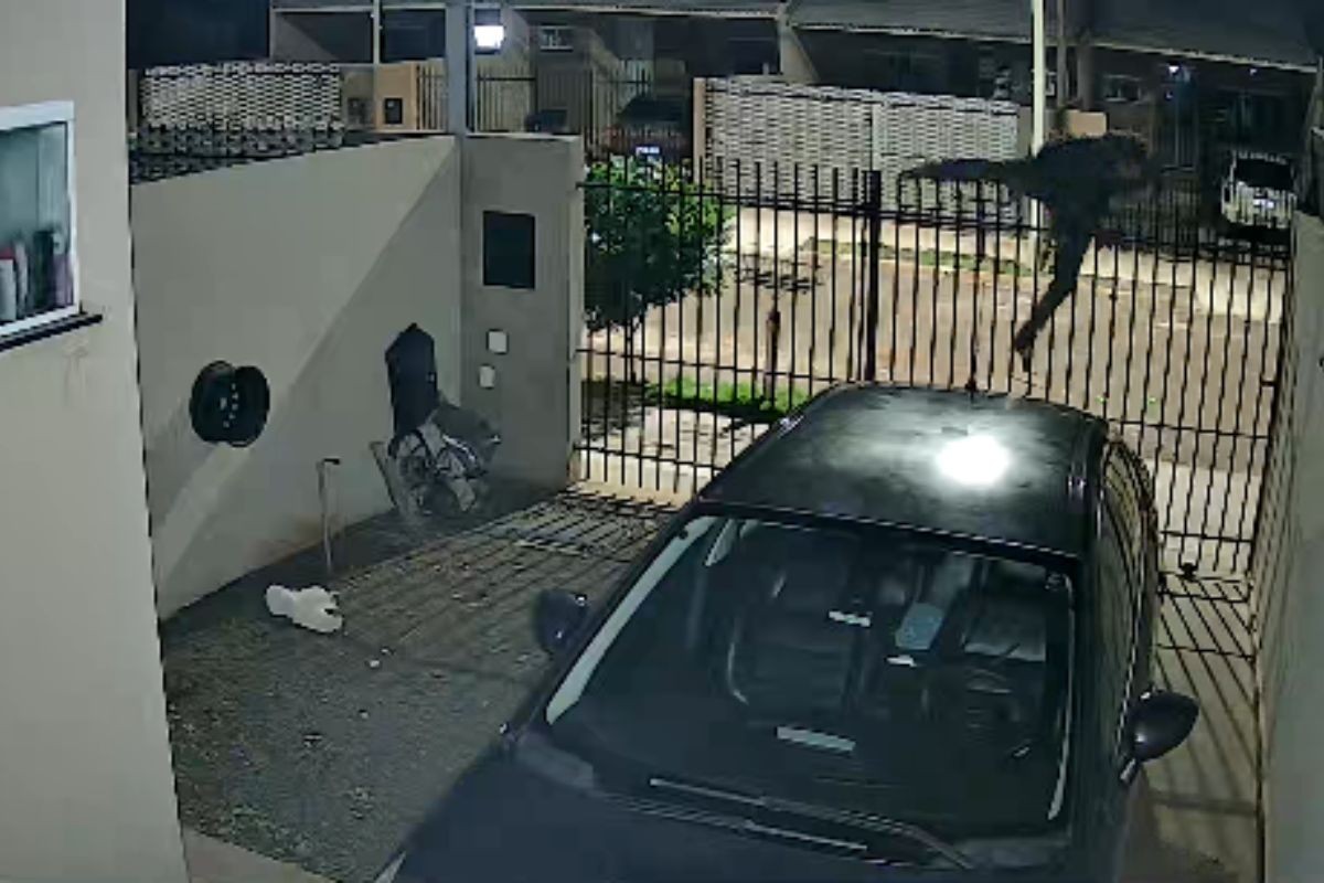 Casa em Sarandi onde homem invadiu imóvel e morreu após luta com morador