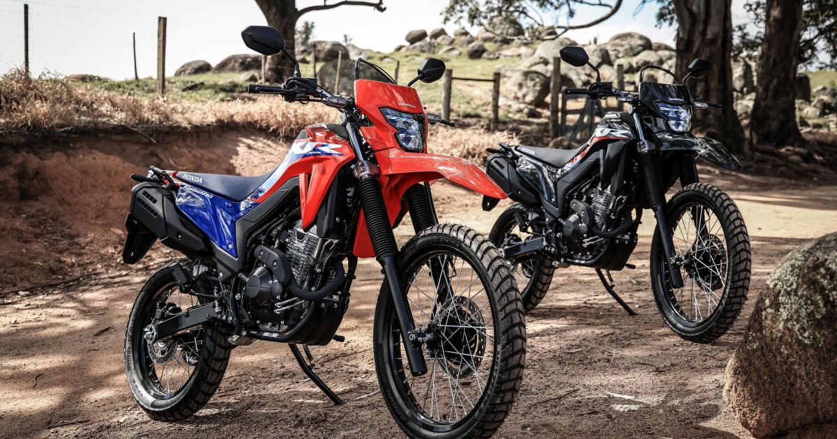 Honda XR300L Tornado 2027 vermelha