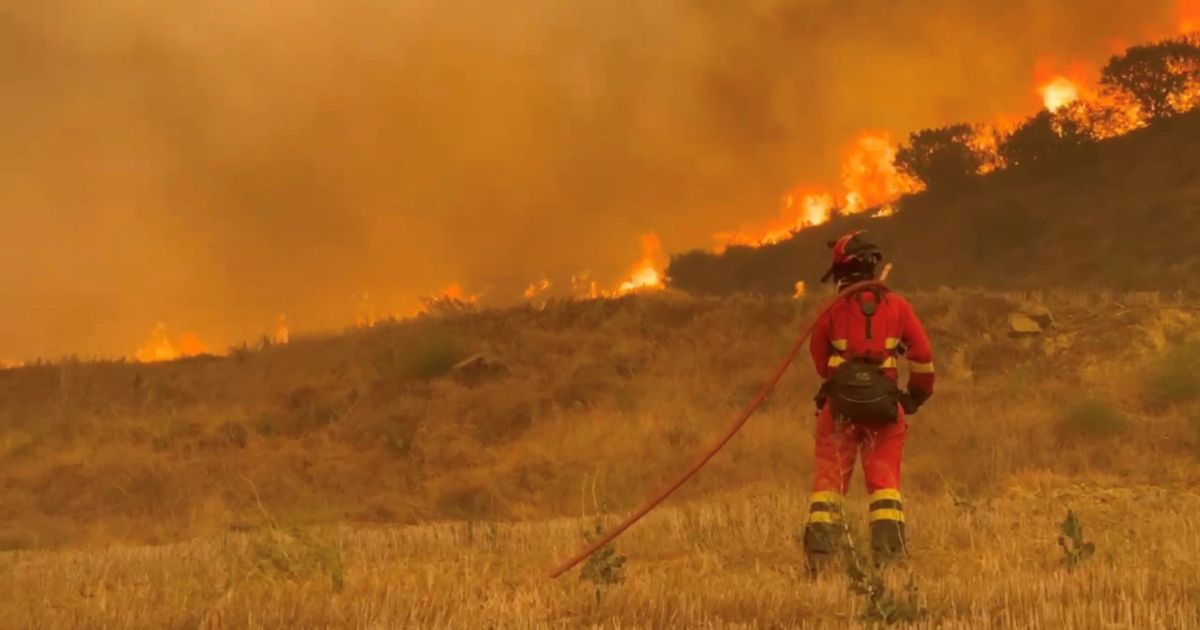 Fumaça de incêndio florestal na Espanha