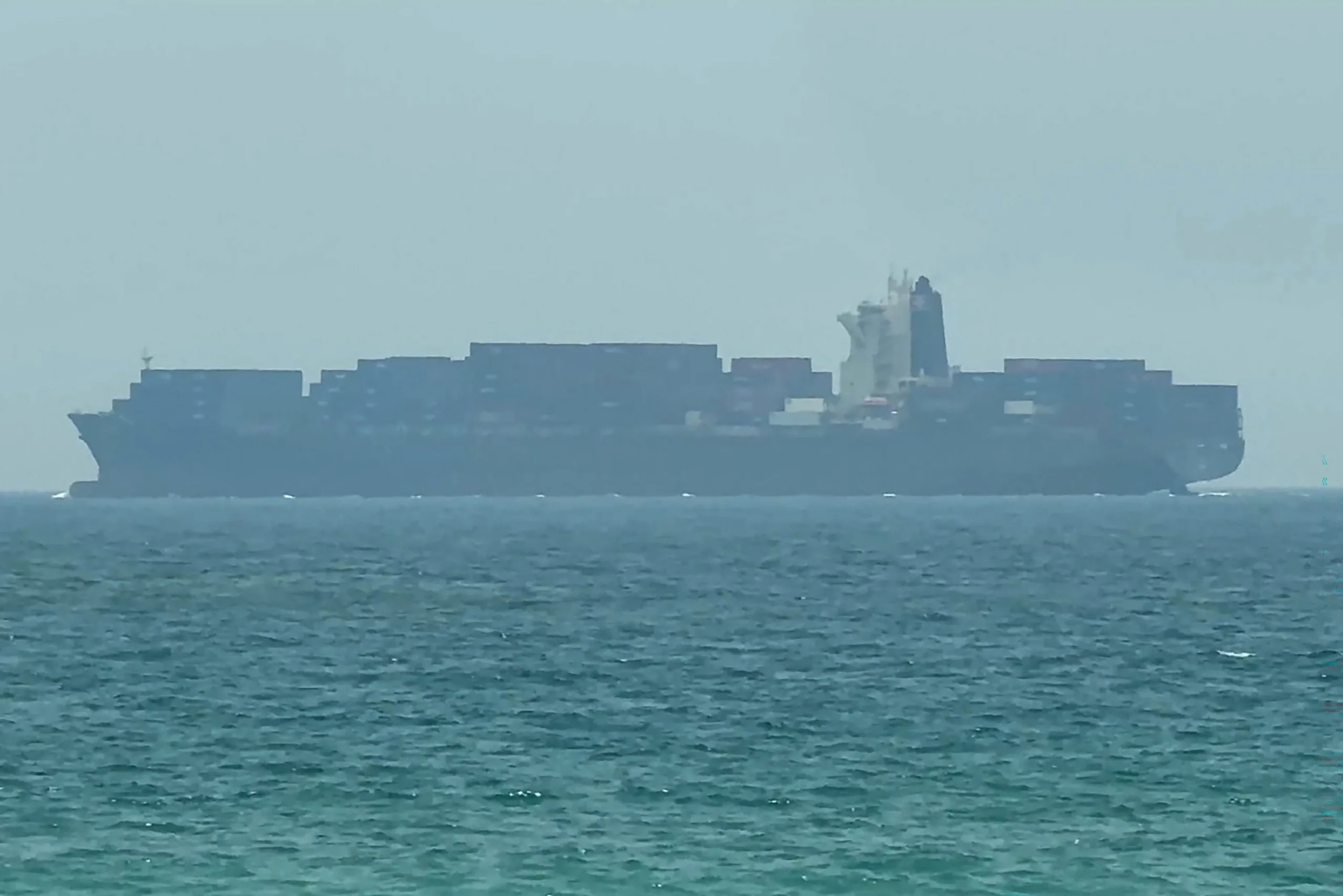 Navio cargueiro perto do Estreito de Ormuz