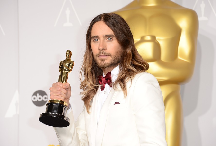 Jared Leto segura o Oscar de Melhor Ator Coadjuvante