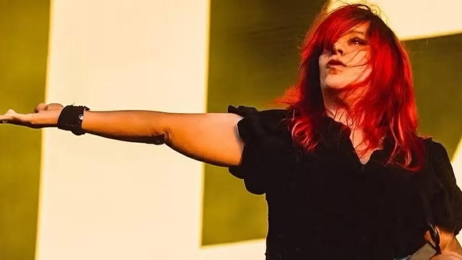 Jennifer Finch, baixista da banda L7