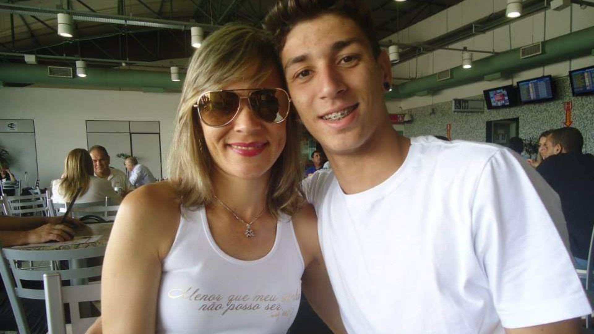 Vânia de Souza Borges e o filho Rafael