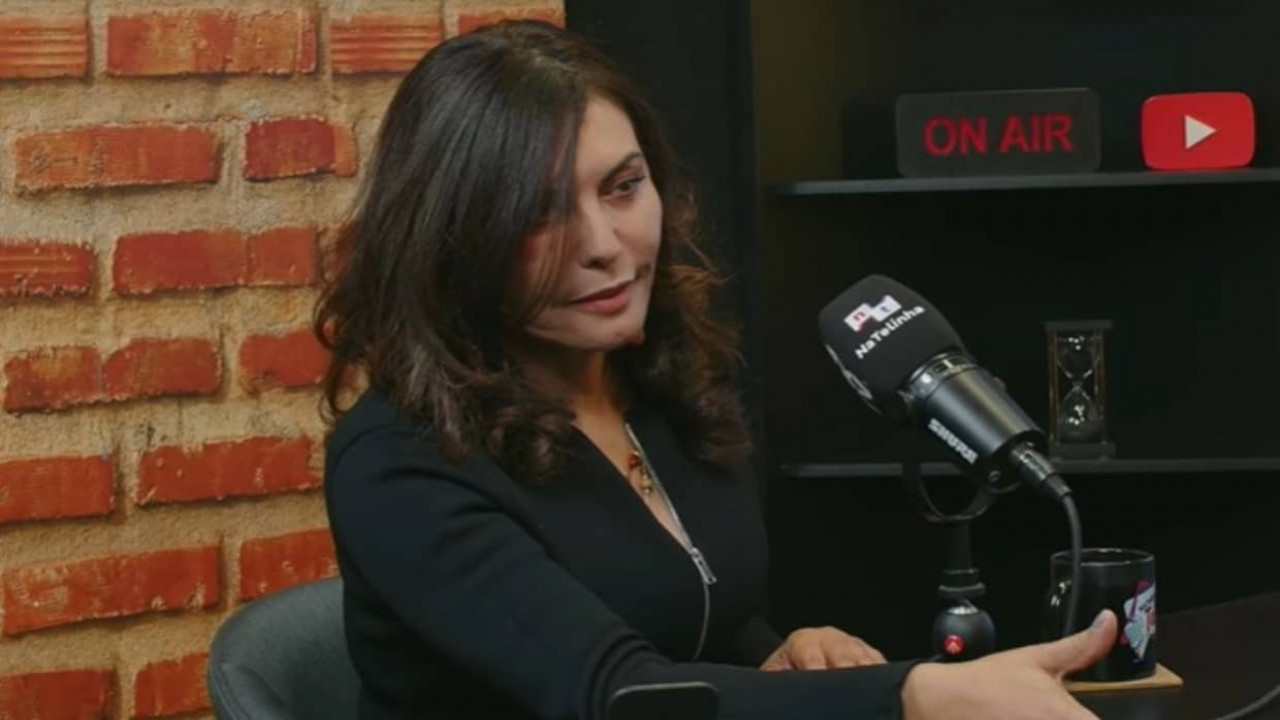 Márcia Goldschmidt durante entrevista no NaTelinha Talk