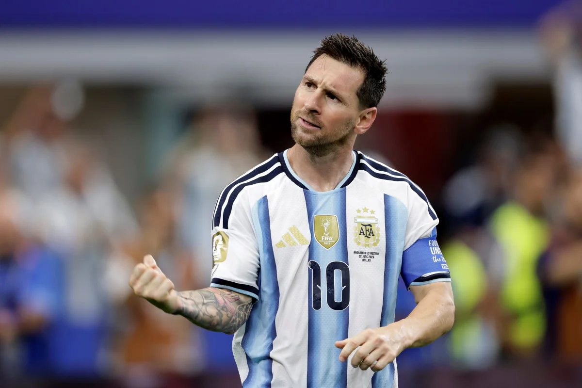 Lionel Messi comemora gol pela seleção argentina