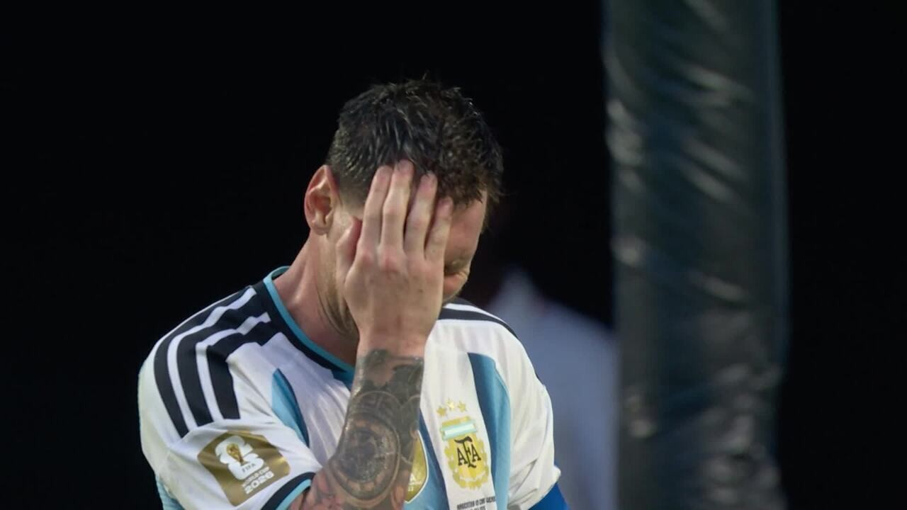 Messi com galo na cabeça após Argentina x Cabo Verde