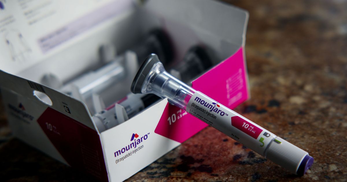 Caneta de medicamento injetável usada em tratamento para obesidade