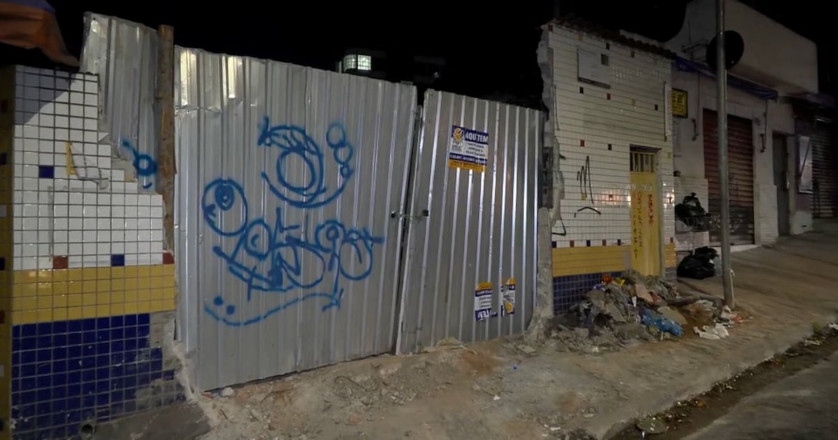 Muro de obra em área urbana
