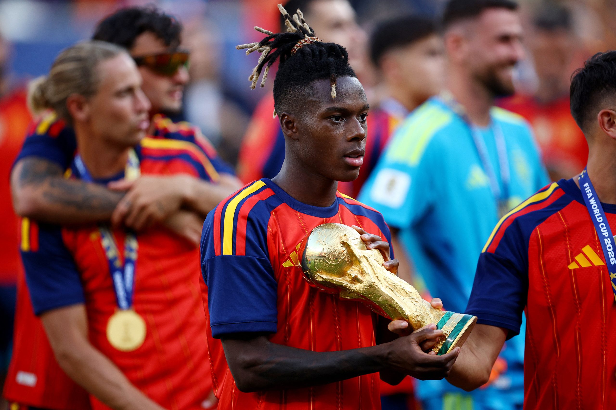 Nico Williams celebra título da Espanha na Copa do Mundo