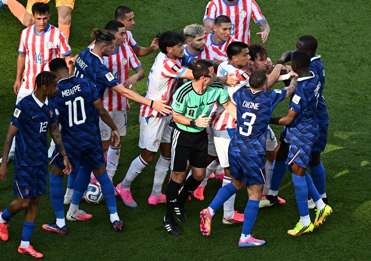 Jogadores do Paraguai durante partida da seleção