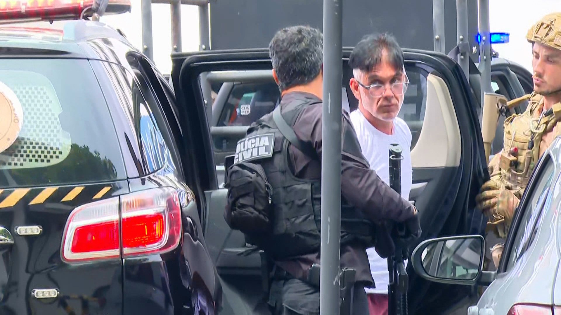 Adilson Oliveira Coutinho Filho, o Adilsinho, na sede da Polícia Federal