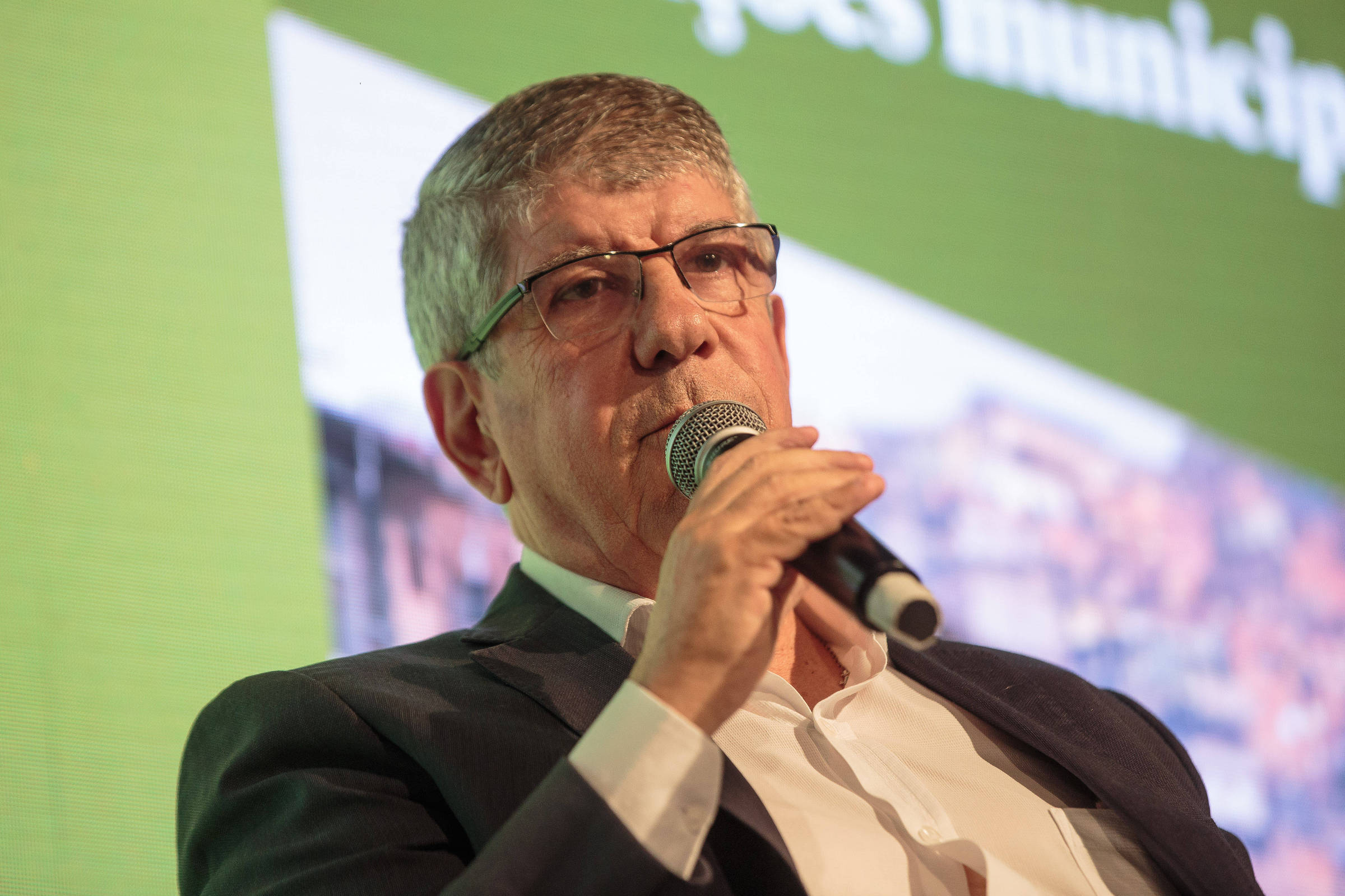 Antonio Donato em seminário em São Paulo