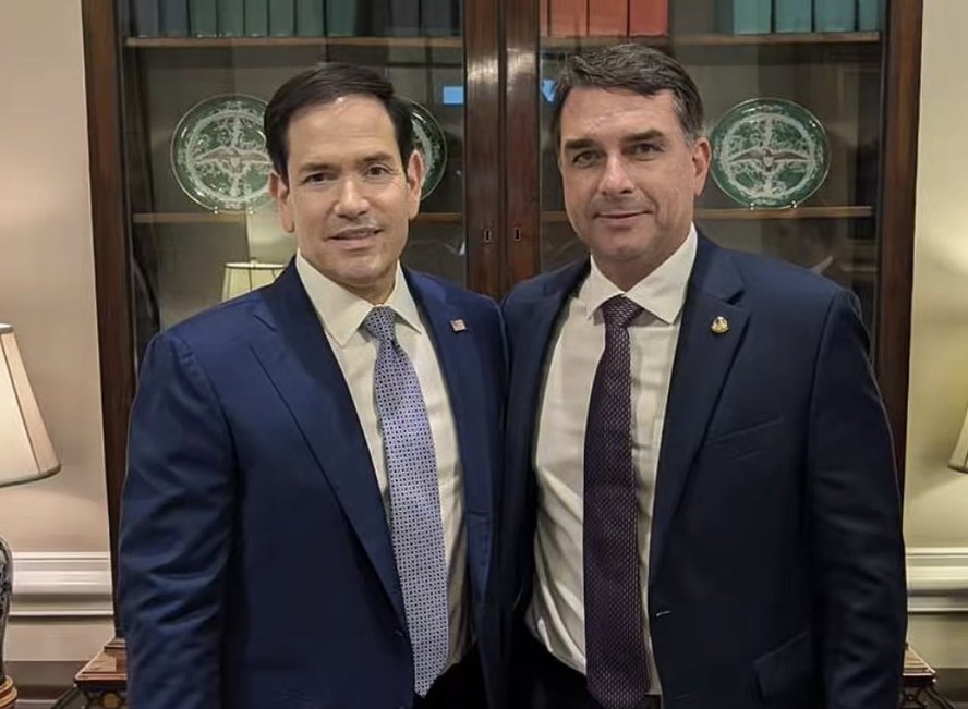 Marco Rubio e Flávio Bolsonaro durante encontro em Washington
