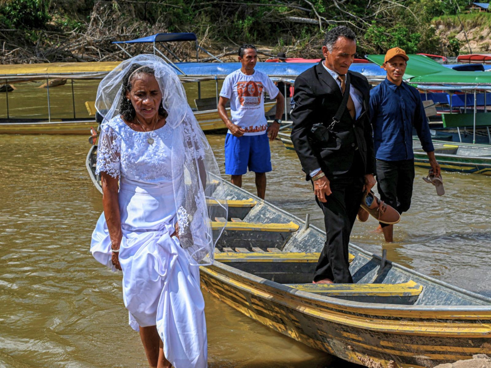 Maria Dacisete Mendes de Araújo e Sebastião da Silva em casamento coletivo no Acre