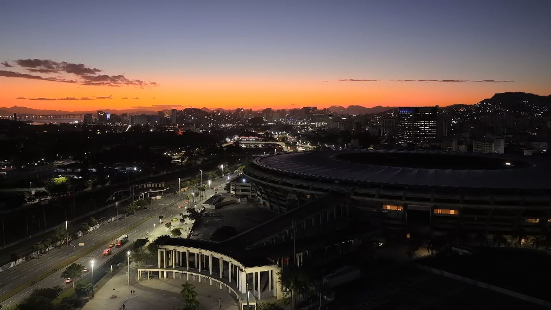 Amanhecer na região do Maracanã, no Rio de Janeiro