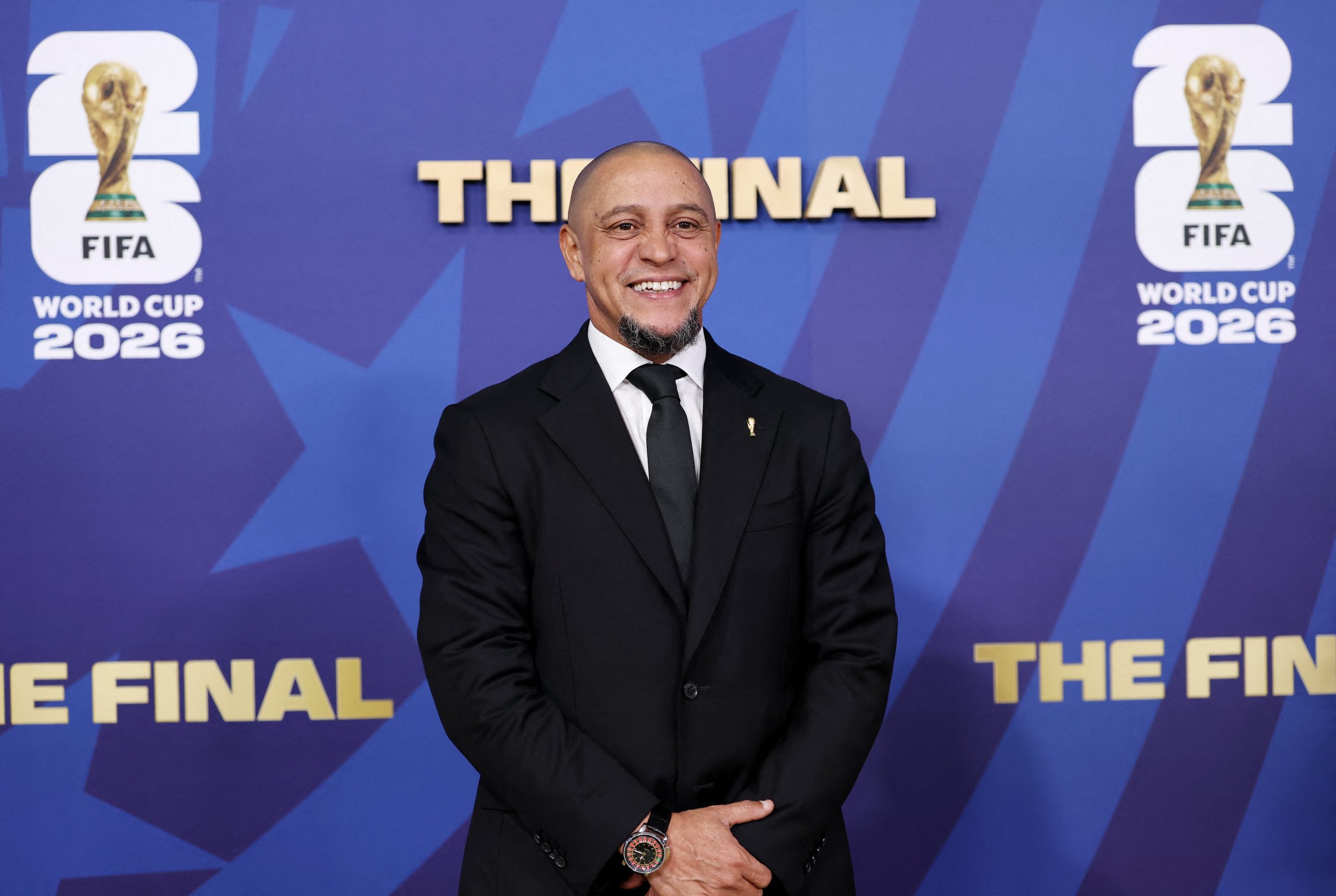 Roberto Carlos chega a estádio