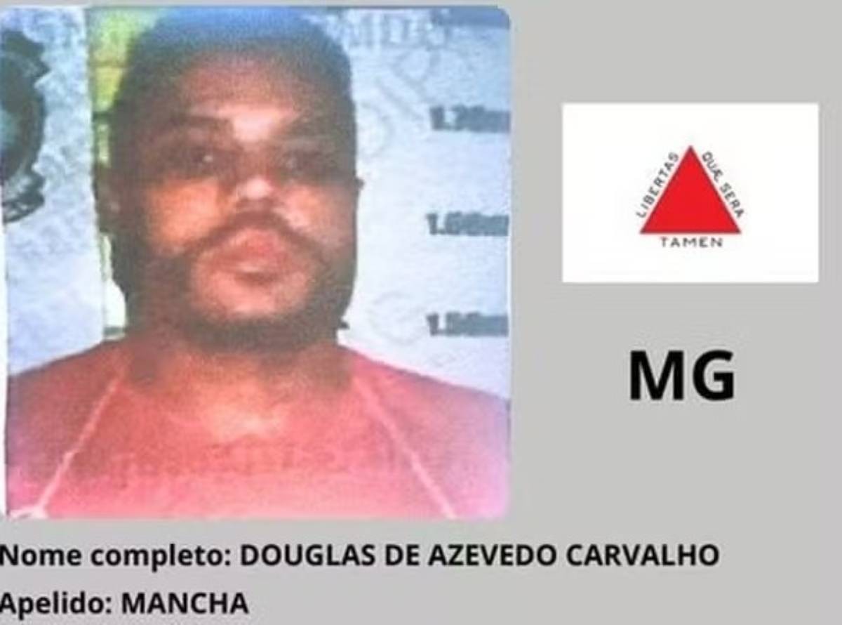 Douglas de Azevedo Carvalho, conhecido como Mancha