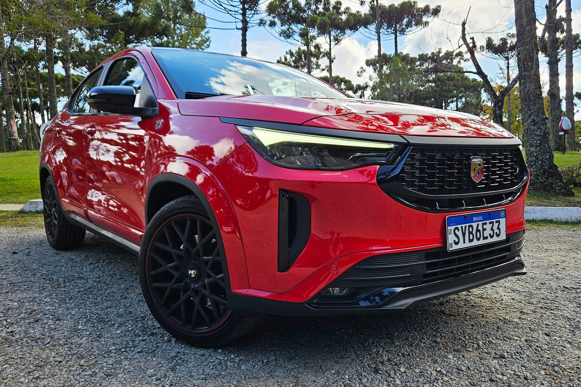 SUV usado em via urbana