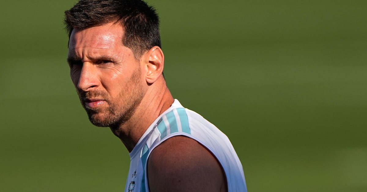 Lionel Messi com a camisa da seleção argentina