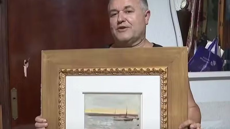 Quadro com moldura dourada encontrado em Sevilha