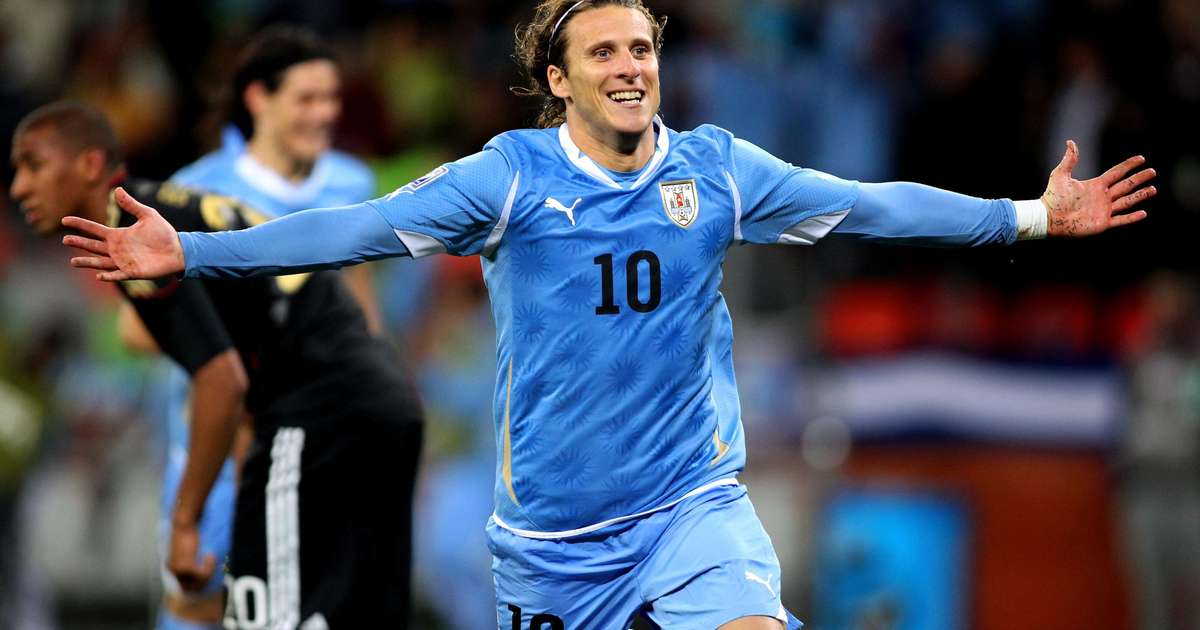 Diego Forlán com a camisa da seleção do Uruguai
