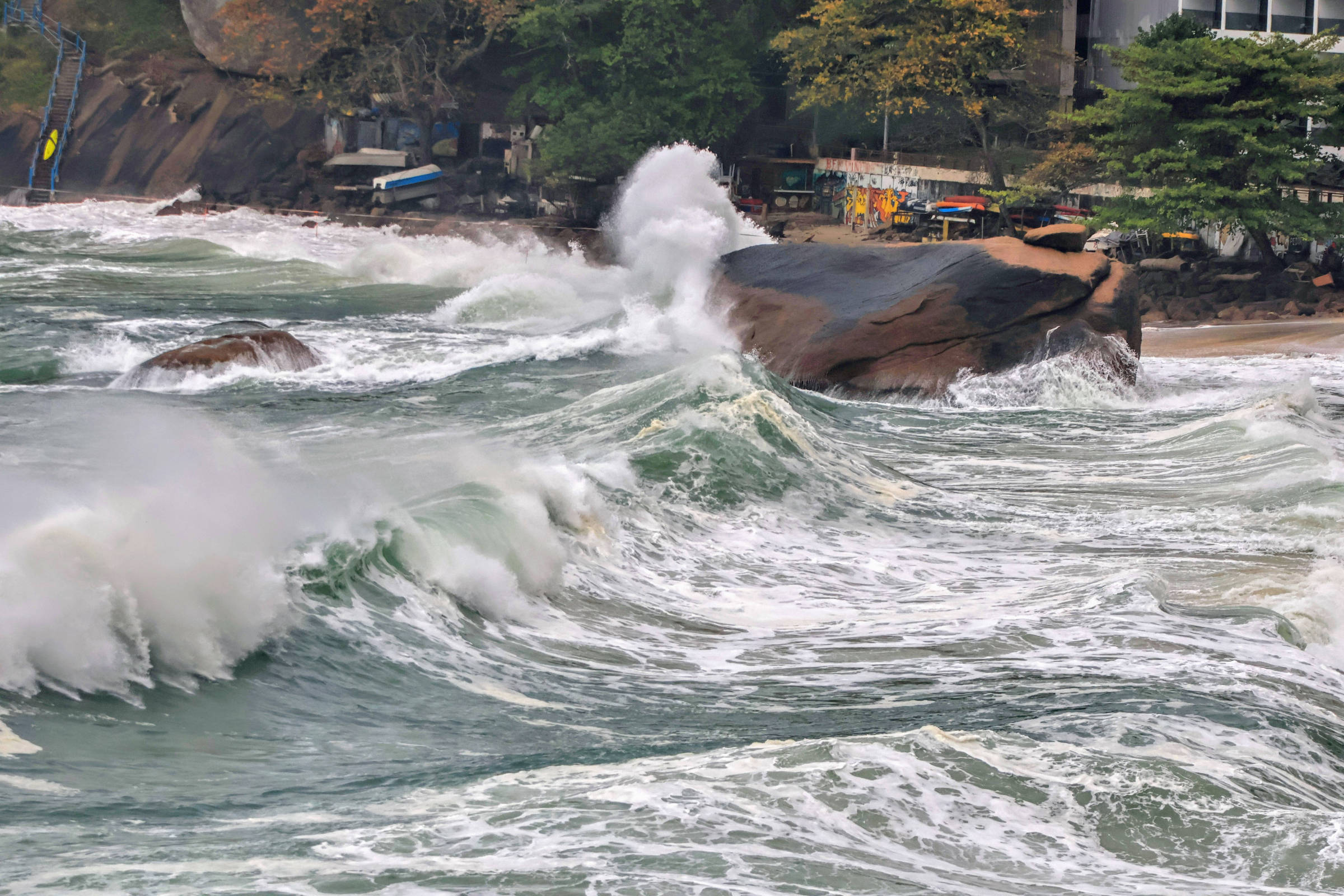 ressaca do mar