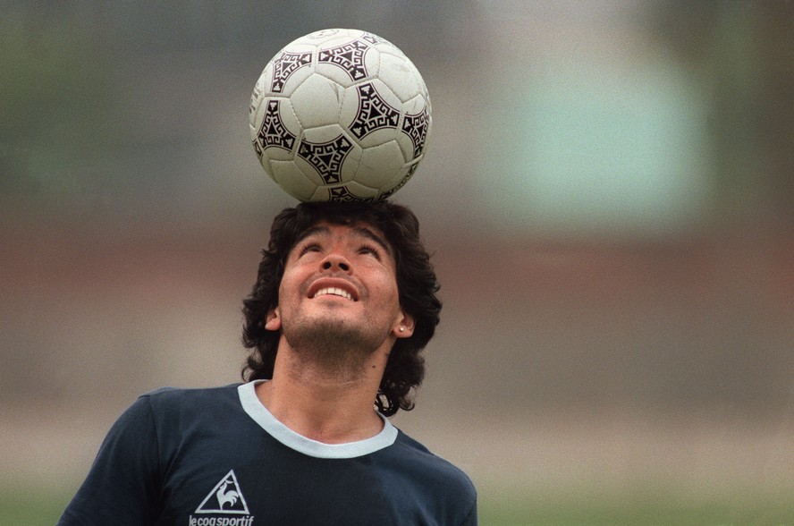 Bola Adidas Azteca usada por Diego Maradona na Copa do Mundo de 1986